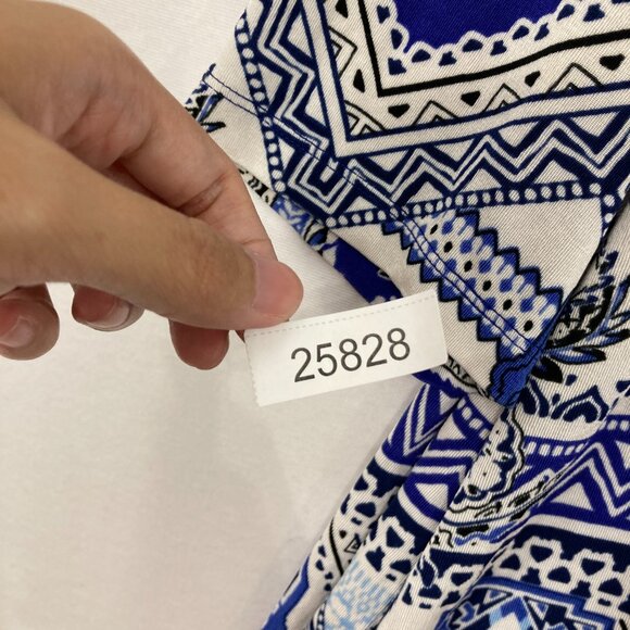 Chico's Travelers size 12/14 Blue Abstract Boho Slinky Knit 3/4 Sleeve Blouse - Picture 10 of 10